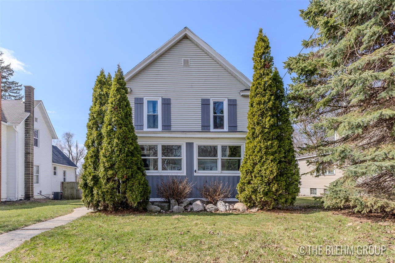 1st image of 727 Emerald Ave, Grand Rapids, MI 49503 | MLS# 70522896