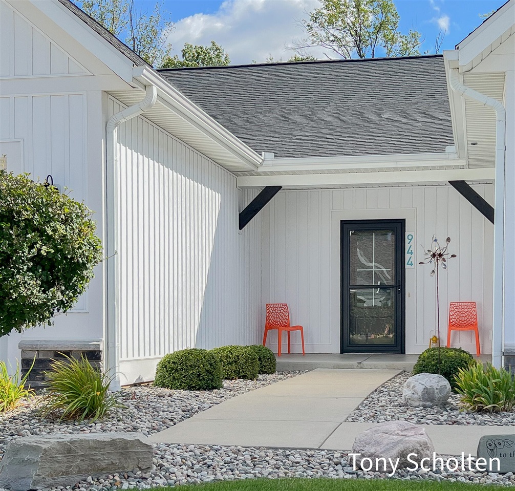 944 Harper Woods Drive, Byron Center, MI, 49315-8321