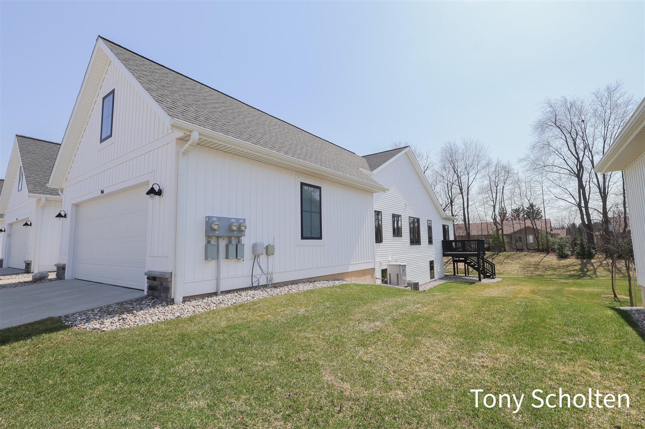 944 Harper Woods Drive, Byron Center, MI, 49315-8321