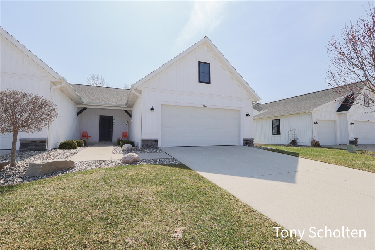 944 Harper Woods Drive, Byron Center, MI, 49315-8321