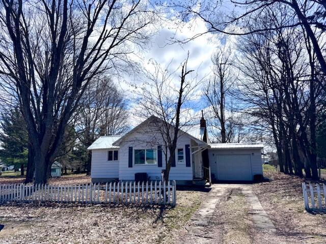 315 E Slosson Avenue, Reed City, MI, 49677-1232