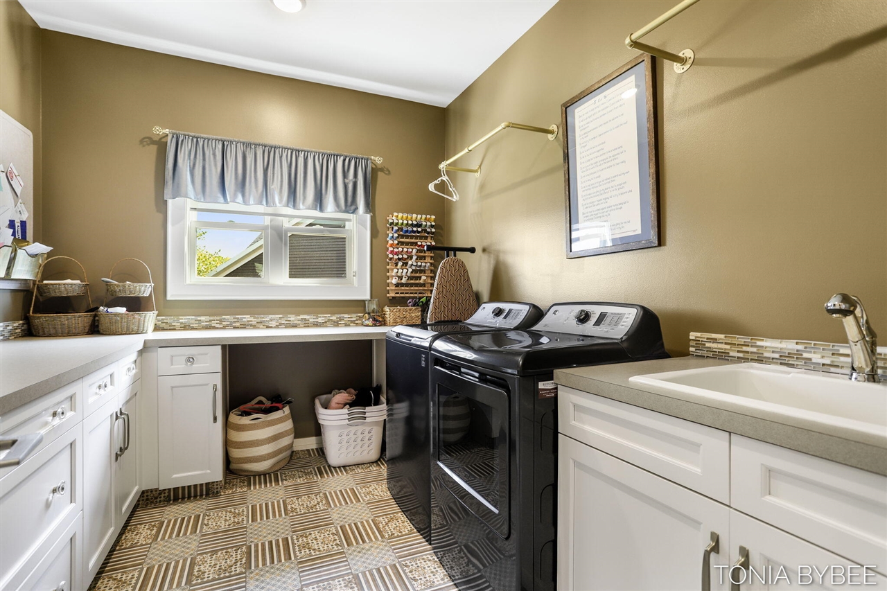 5565 Albright Avenue, Grandville, MI, 49418-9780