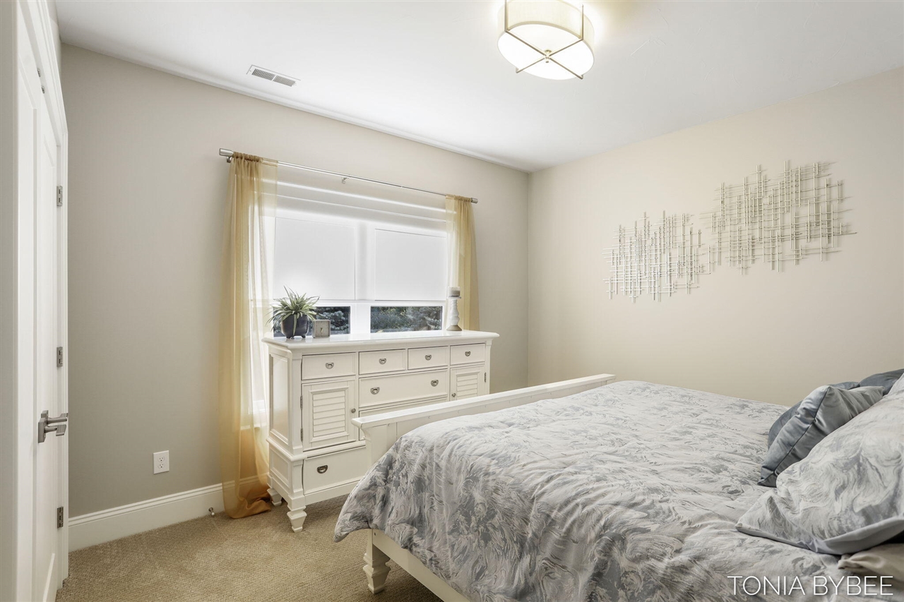 5565 Albright Avenue, Grandville, MI, 49418-9780