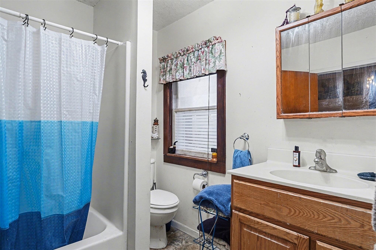 161 N Gardner Avenue, Battle Creek, MI, 49037-1119