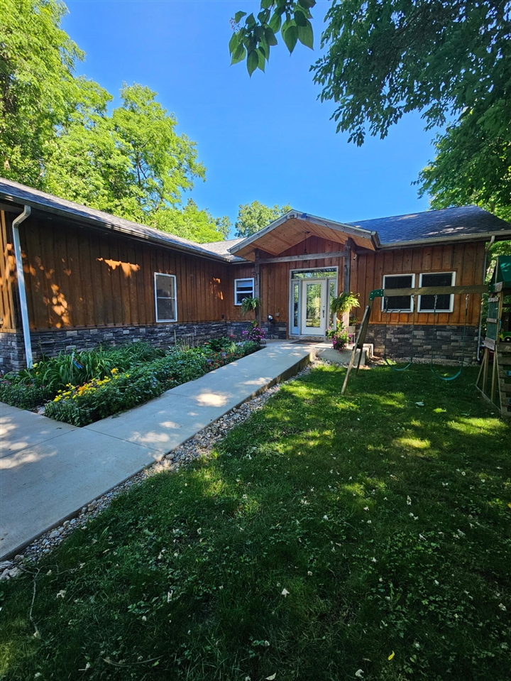 4th image of 23536 Forest Shores Dr, Cassopolis, MI 49031 | MLS# 70522948