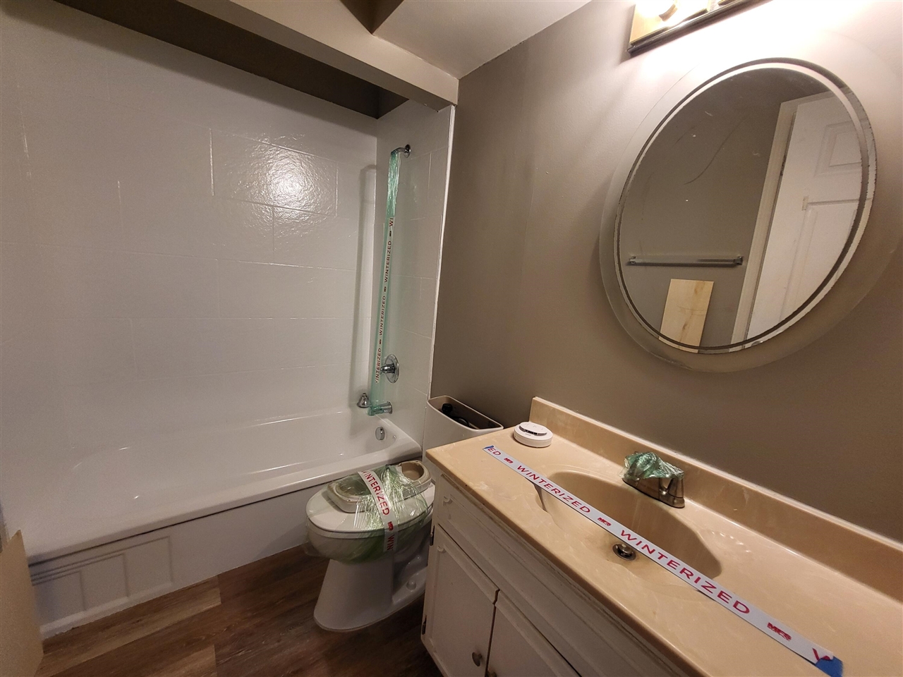 20304 E Eight Mile Road, Harper Woods, MI, 48225-1100