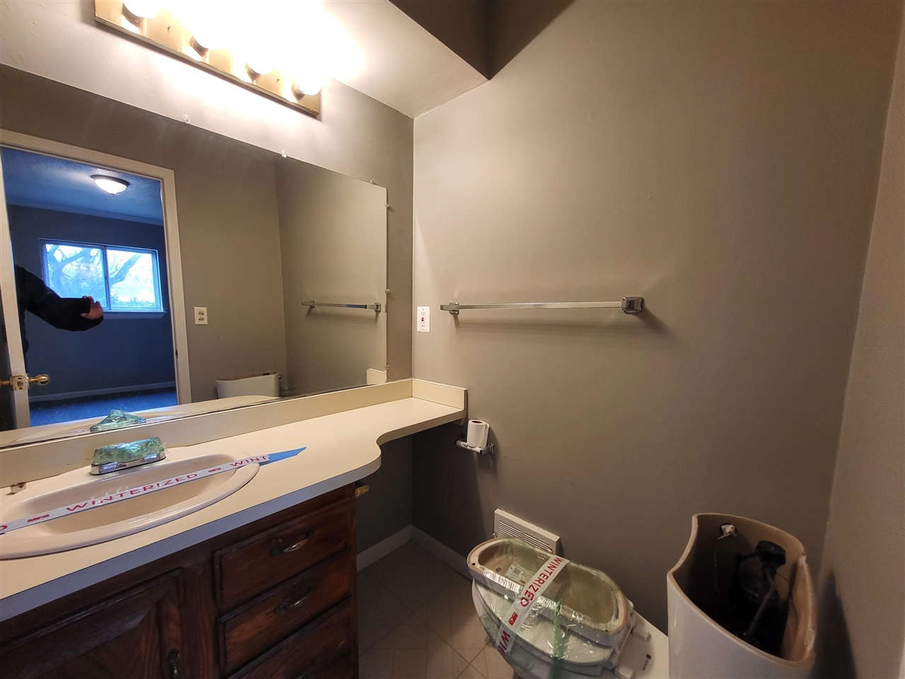 20304 E Eight Mile Road, Harper Woods, MI, 48225-1100