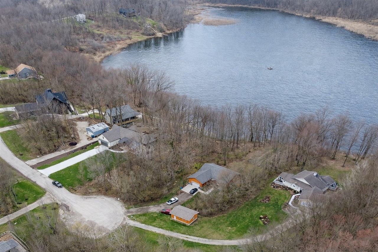 14 Forest Shores Drive, Cassopolis, MI, 49031-8662