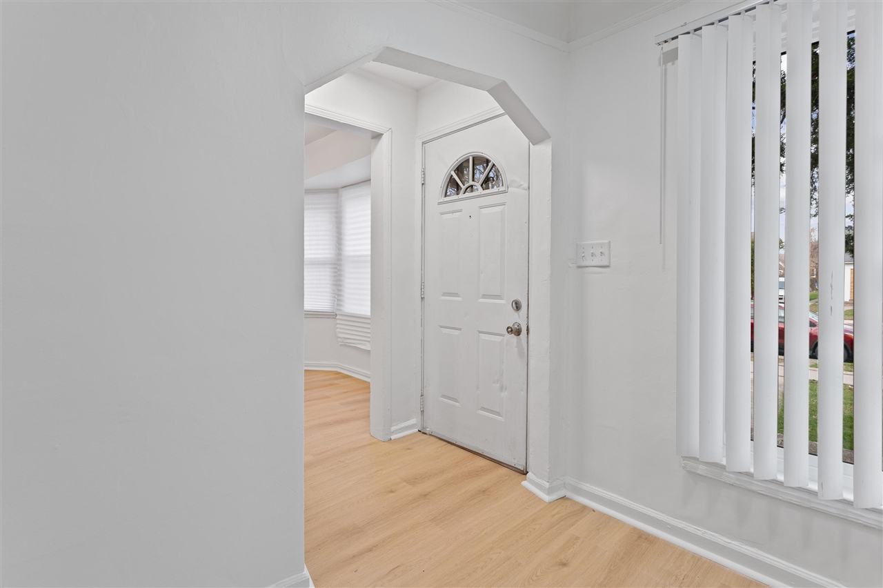 18031 Mendota Street, Detroit, MI, 48221-2331