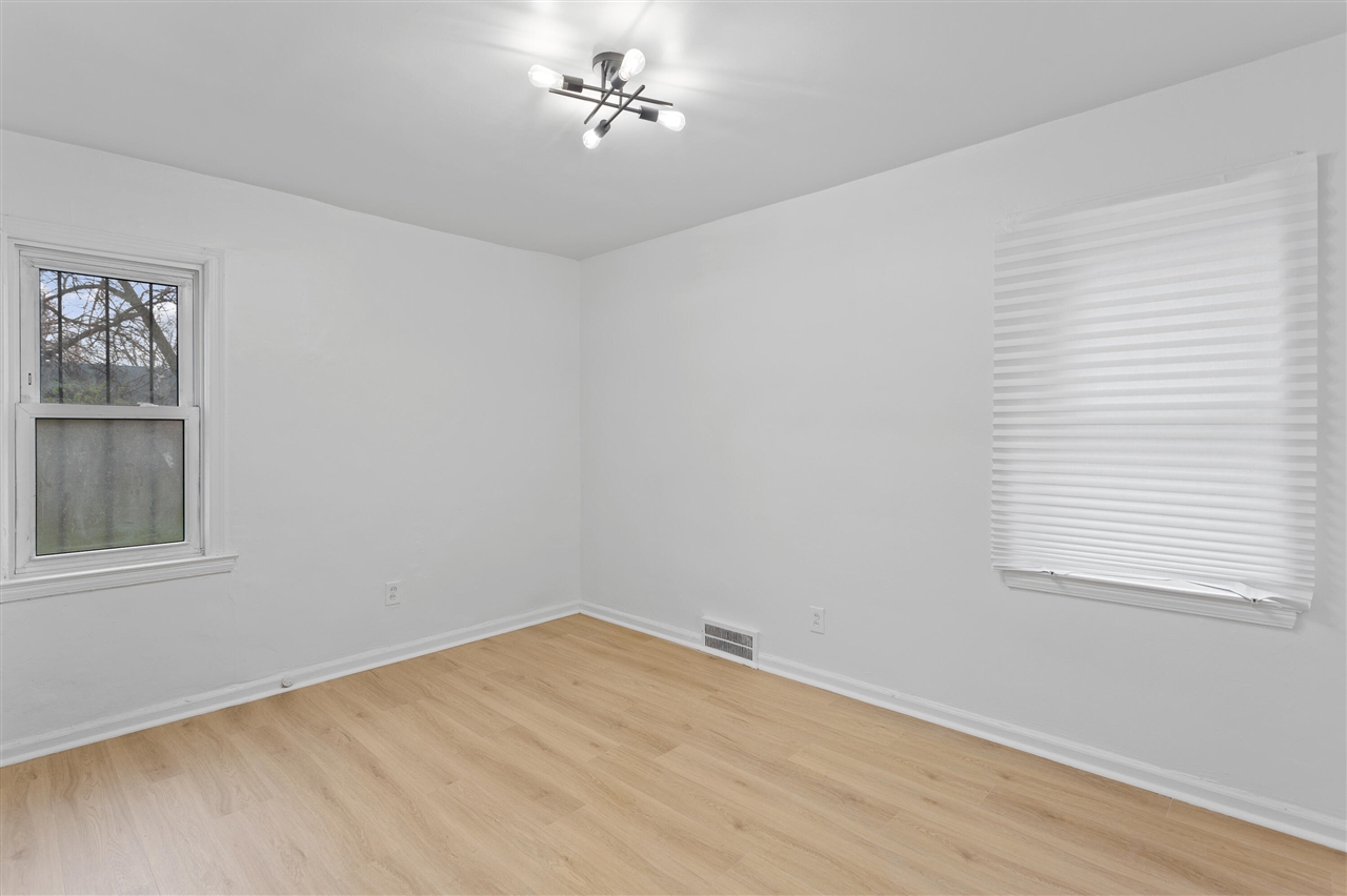 18031 Mendota Street, Detroit, MI, 48221-2331