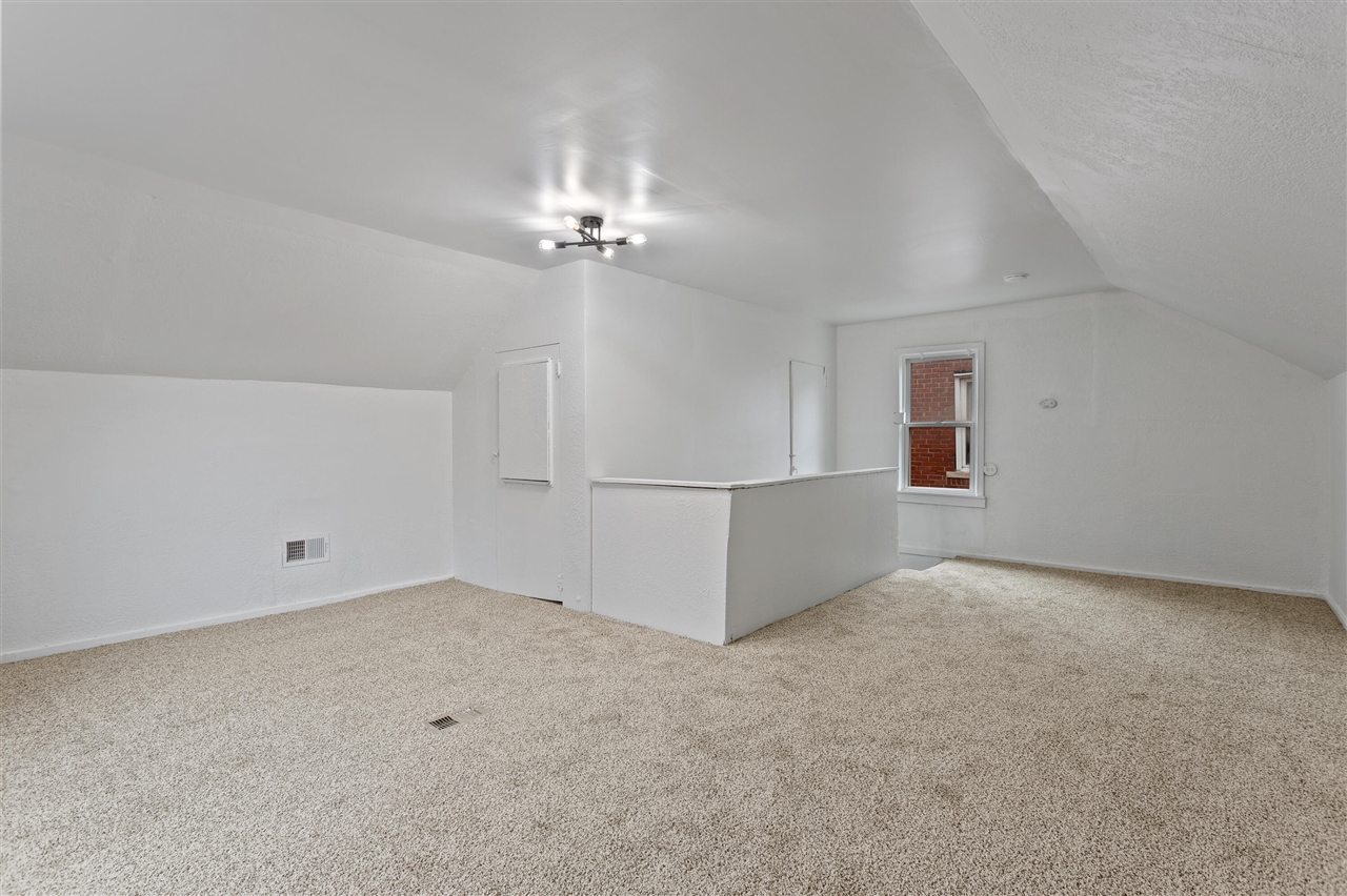 18031 Mendota Street, Detroit, MI, 48221-2331