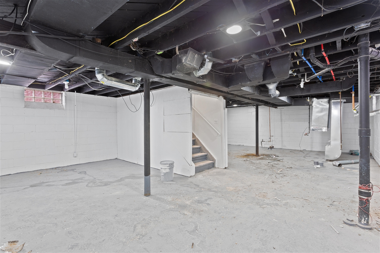 18031 Mendota Street, Detroit, MI, 48221-2331