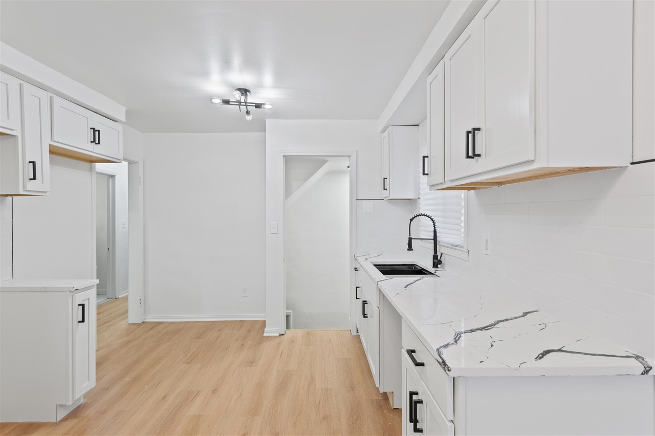 18031 Mendota Street, Detroit, MI, 48221-2331