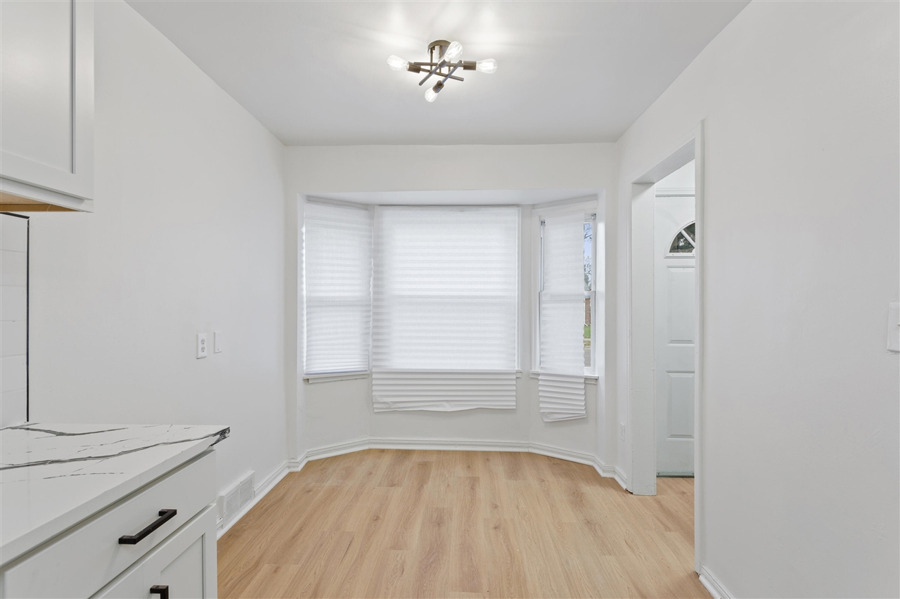 18031 Mendota Street, Detroit, MI, 48221-2331