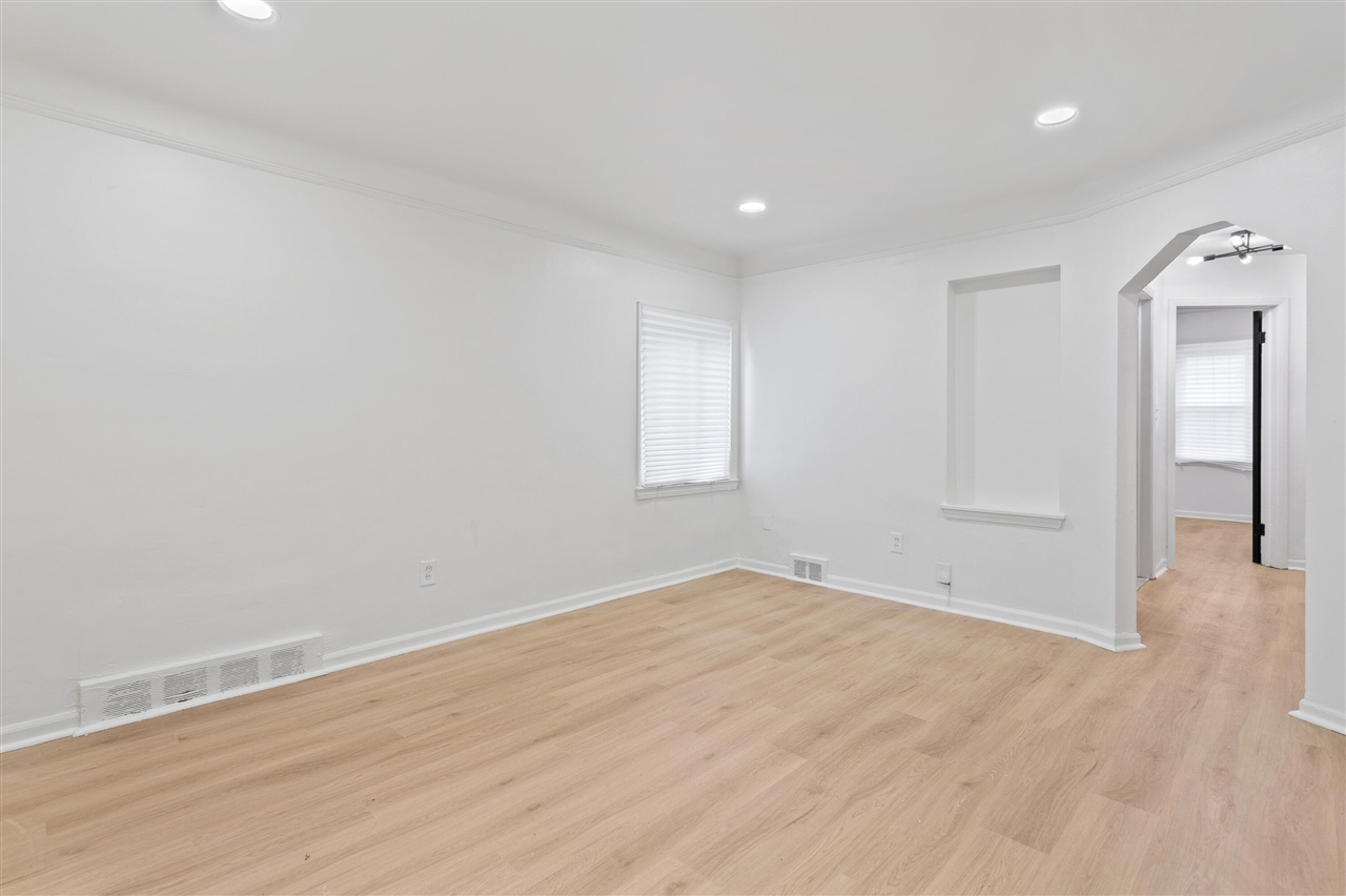 18031 Mendota Street, Detroit, MI, 48221-2331