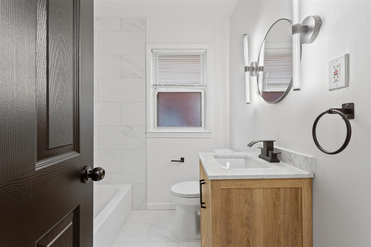 18031 Mendota Street, Detroit, MI, 48221-2331