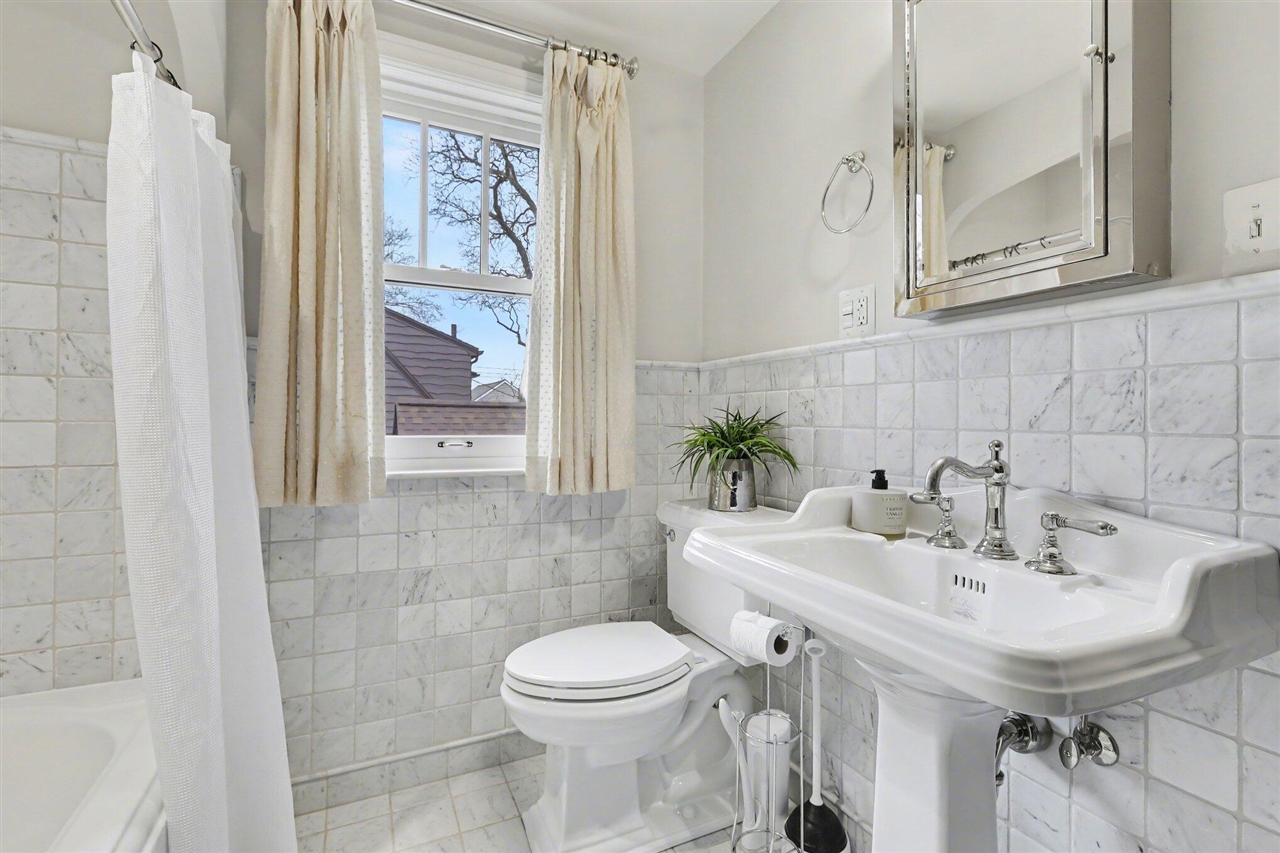 901 5th Street, Ann Arbor, MI, 48103-4846