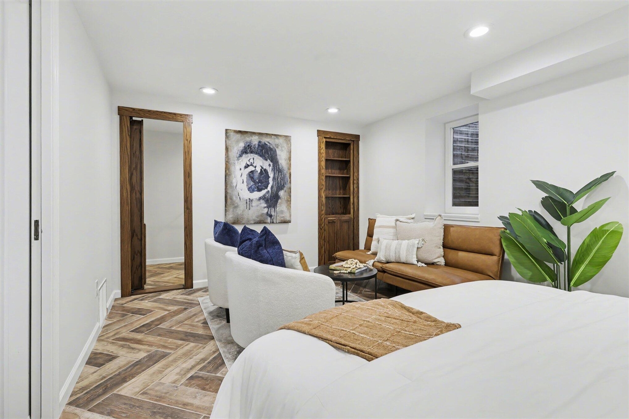 901 5th Street, Ann Arbor, MI, 48103-4846