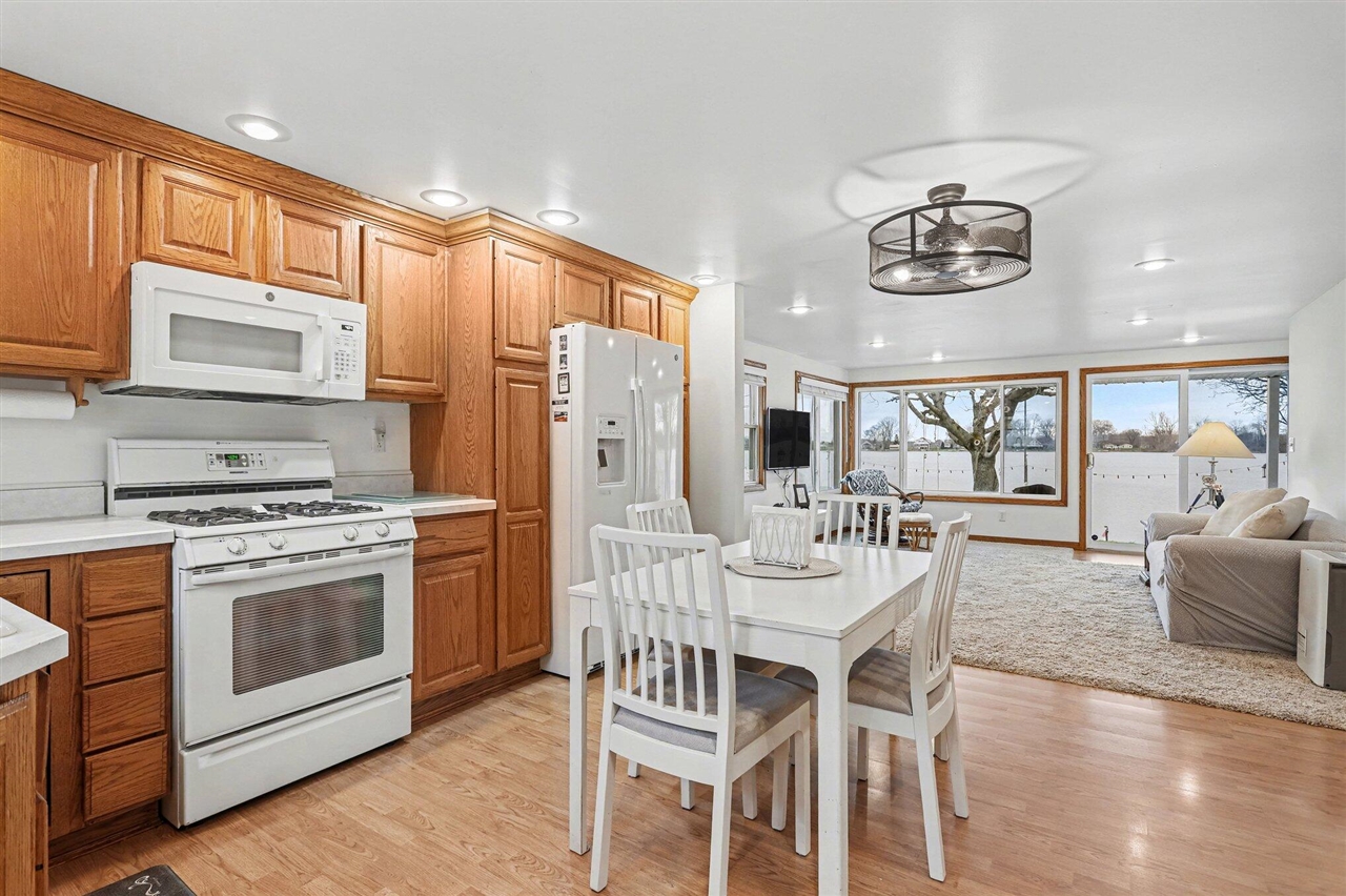 4th image of 828 N Werners Landing Dr, Bronson, MI 49028 | MLS# 70523060