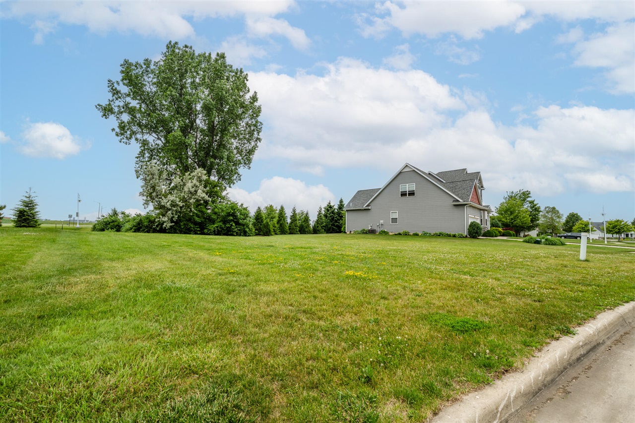 549 Dunewood, Saint Joseph, MI, 49085-3901