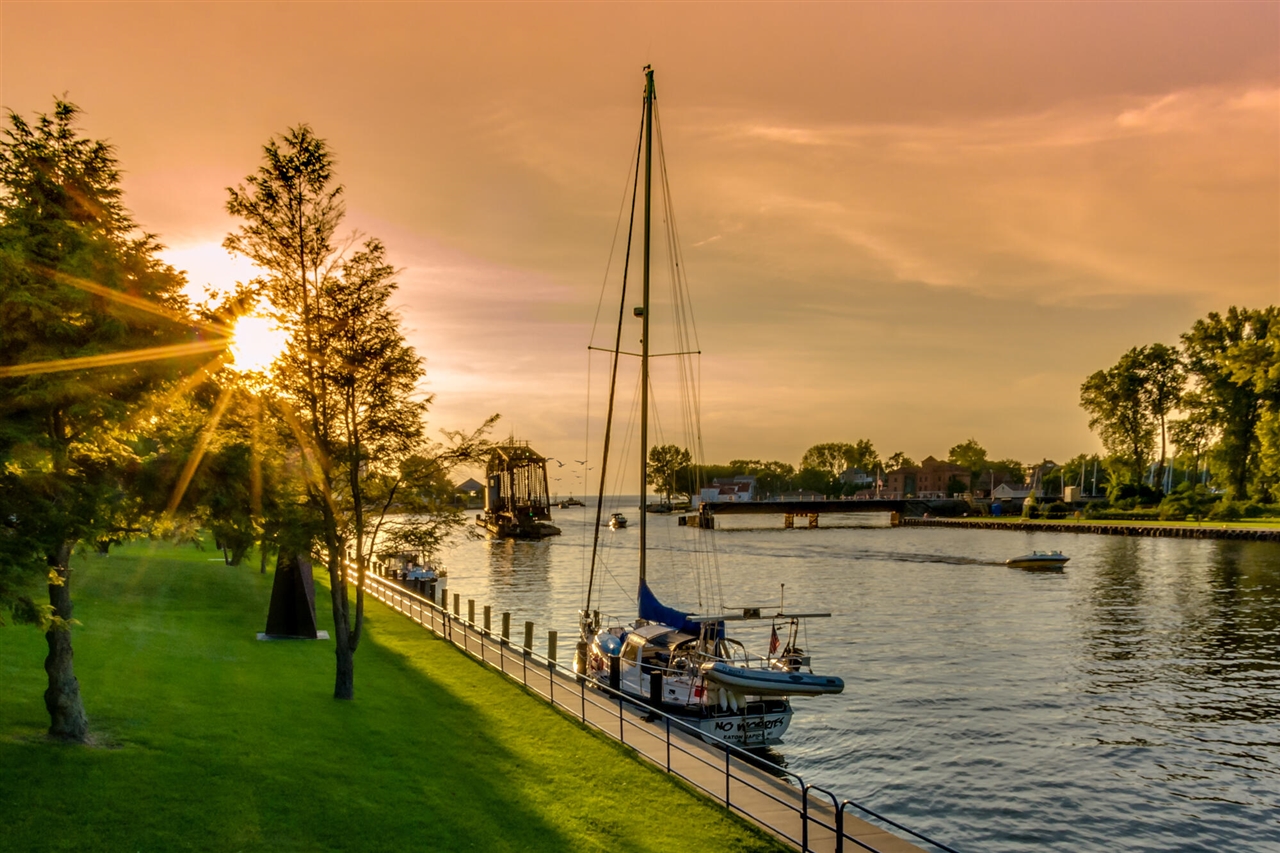 549 Dunewood, Saint Joseph, MI, 49085-3901