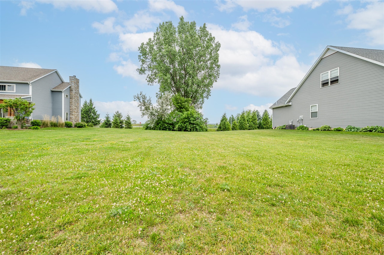 549 Dunewood, Saint Joseph, MI, 49085-3901