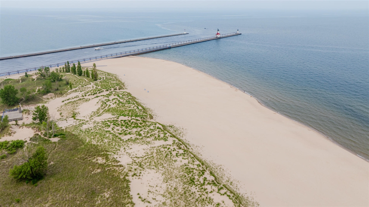 549 Dunewood, Saint Joseph, MI, 49085-3901