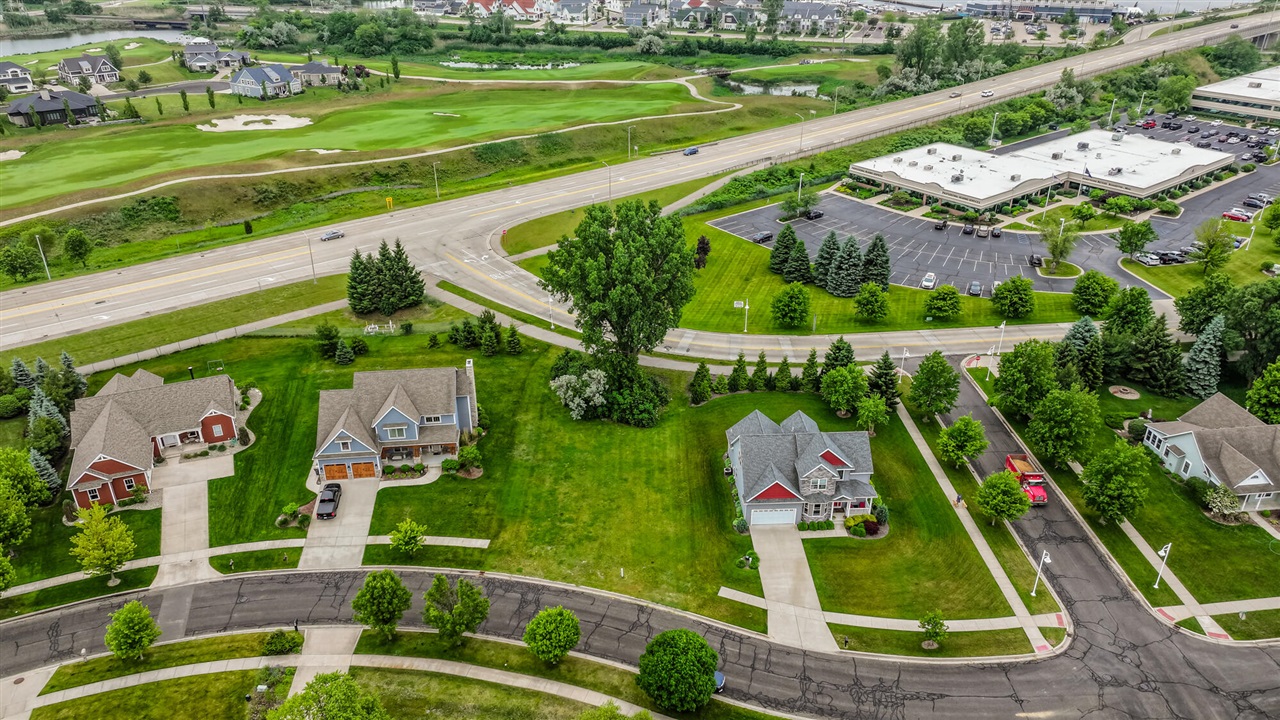 549 Dunewood, Saint Joseph, MI, 49085-3901