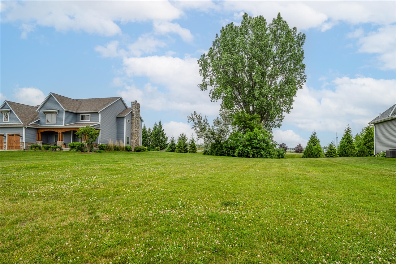 549 Dunewood, Saint Joseph, MI, 49085-3901