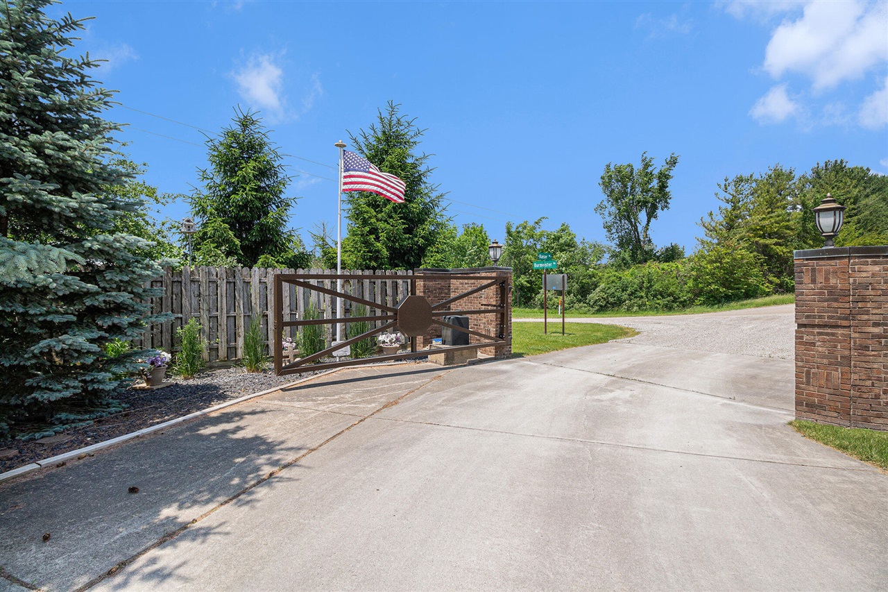 9991 Kaiser Road, Saline, MI, 48176