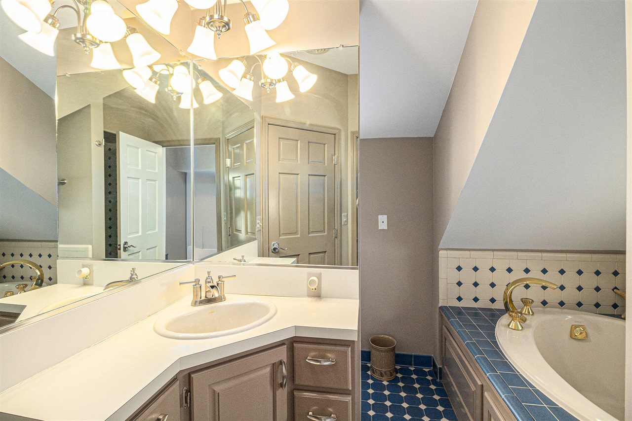 9991 Kaiser Road, Saline, MI, 48176