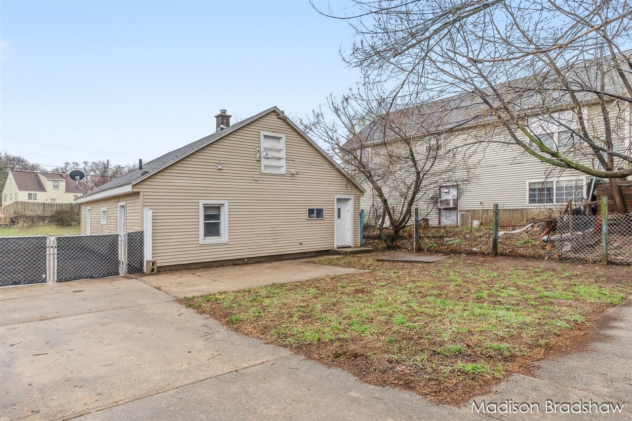 2655 Longfellow Avenue, Wyoming, MI, 49509-2010