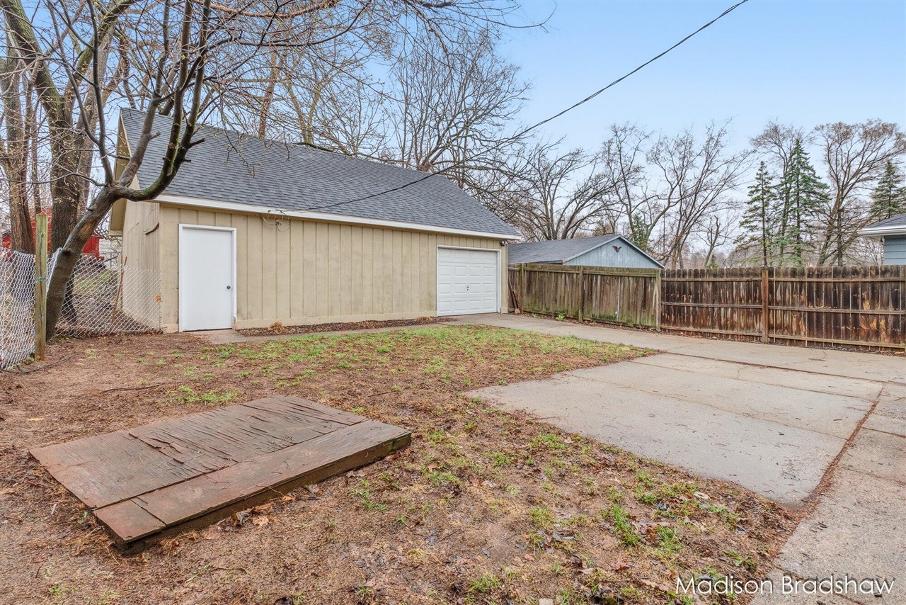 2655 Longfellow Avenue, Wyoming, MI, 49509-2010