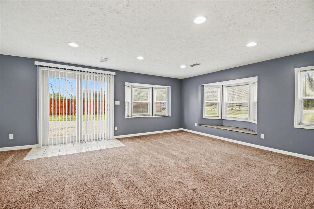 3245 138th Avenue, Hamilton, MI, 49419-9555