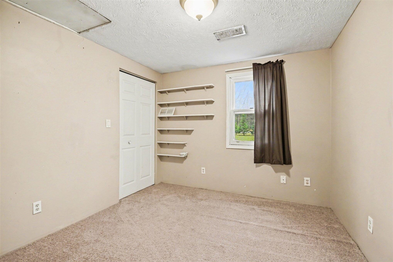 3245 138th Avenue, Hamilton, MI, 49419-9555