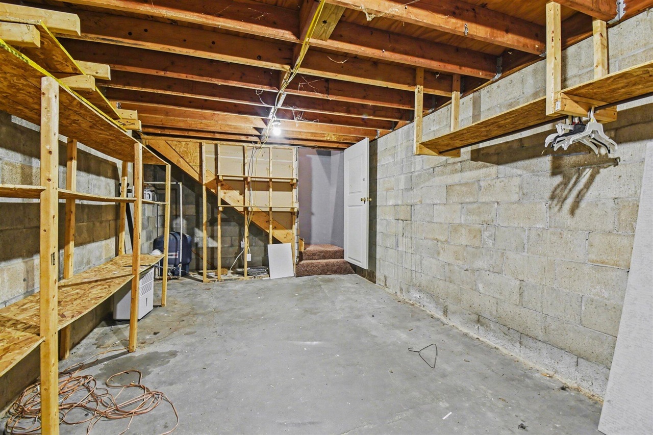 3245 138th Avenue, Hamilton, MI, 49419-9555