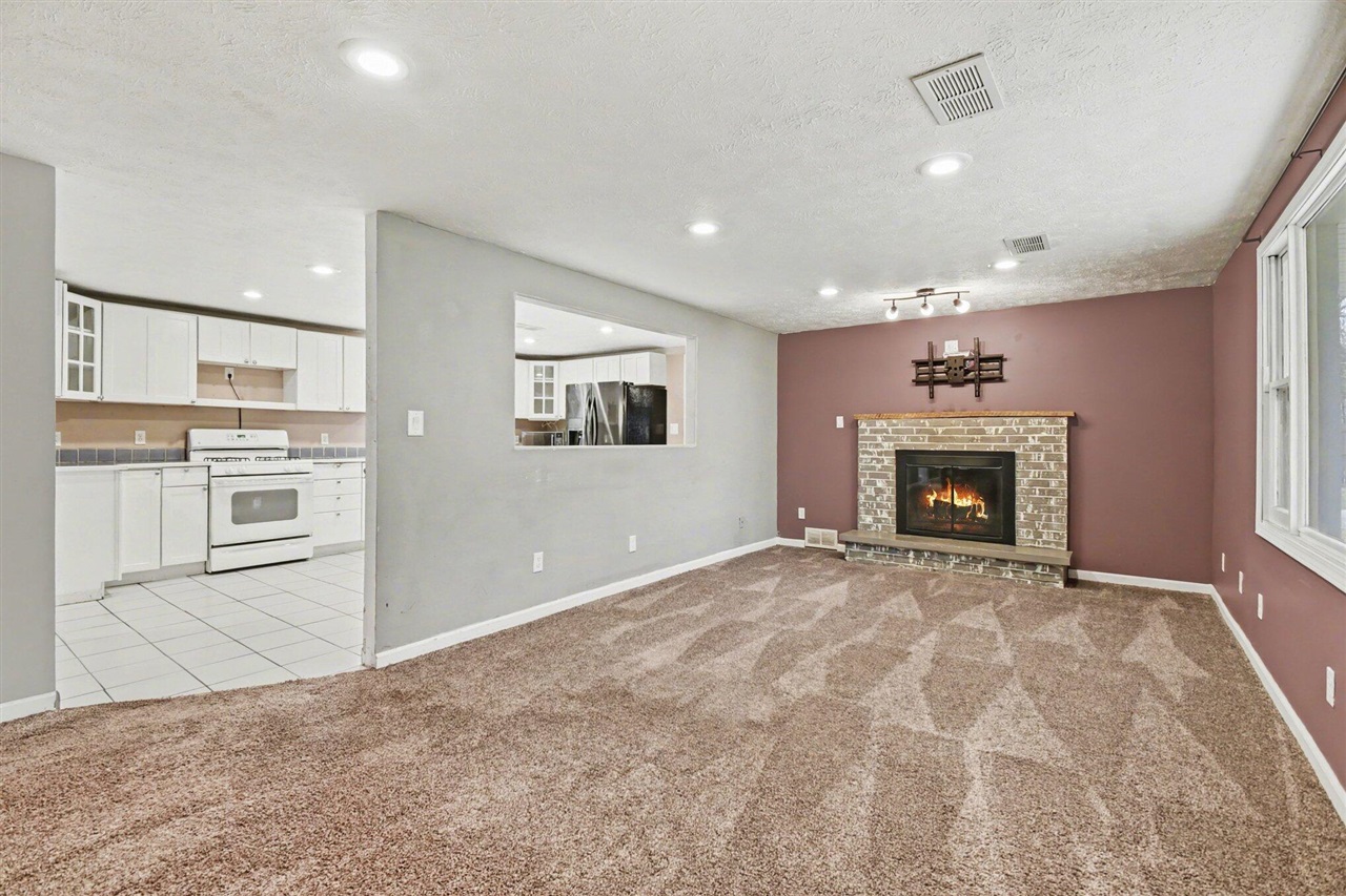 3245 138th Avenue, Hamilton, MI, 49419-9555