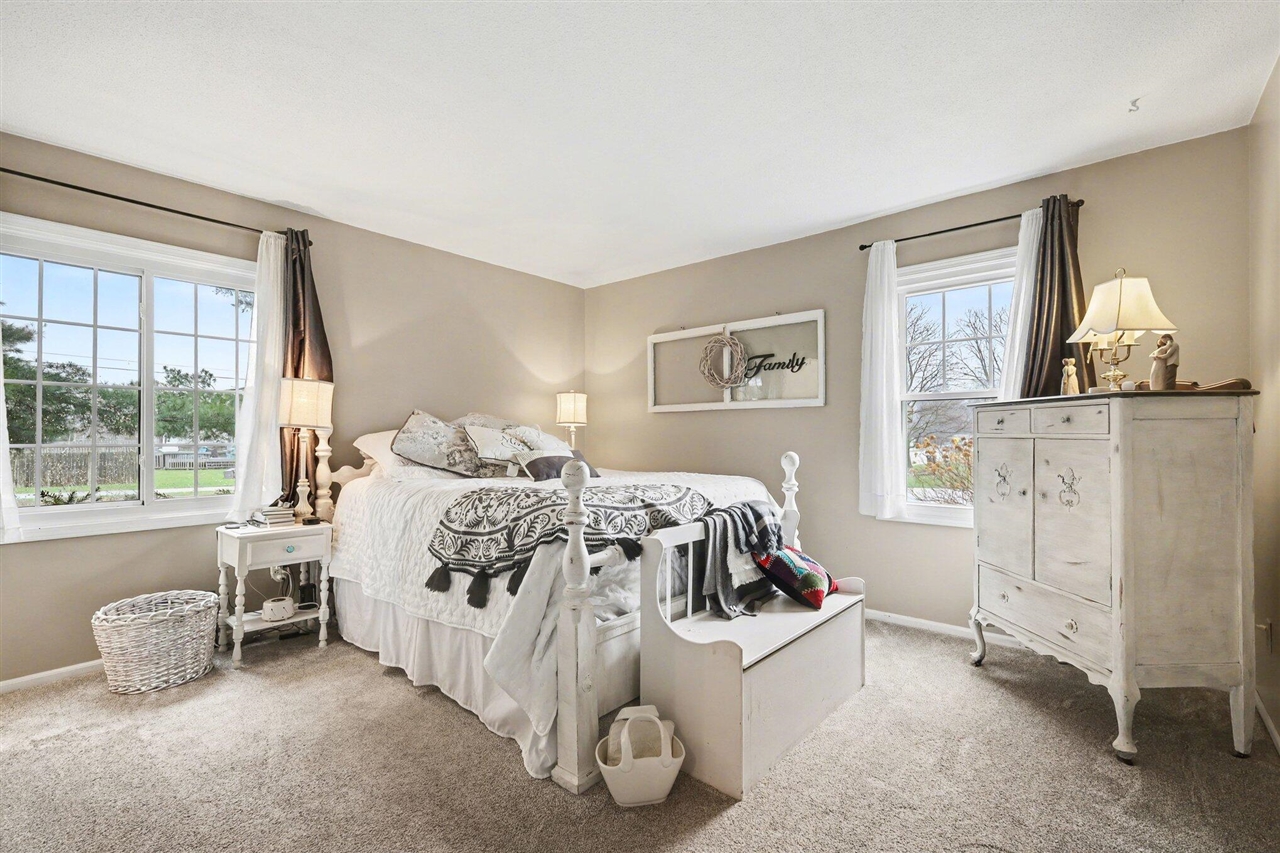 1665 Forest Hill Avenue, Grand Rapids, MI, 49546-6266