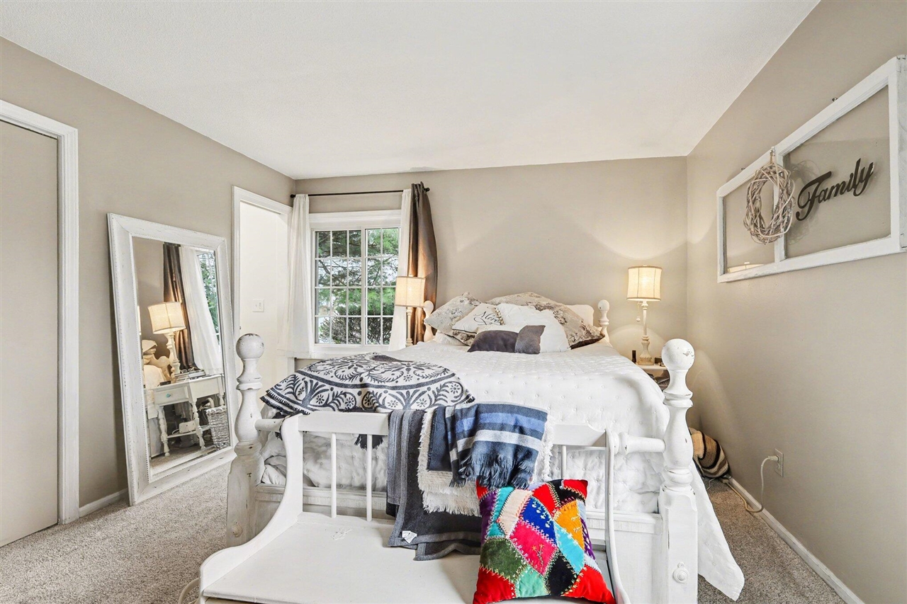 1665 Forest Hill Avenue, Grand Rapids, MI, 49546-6266