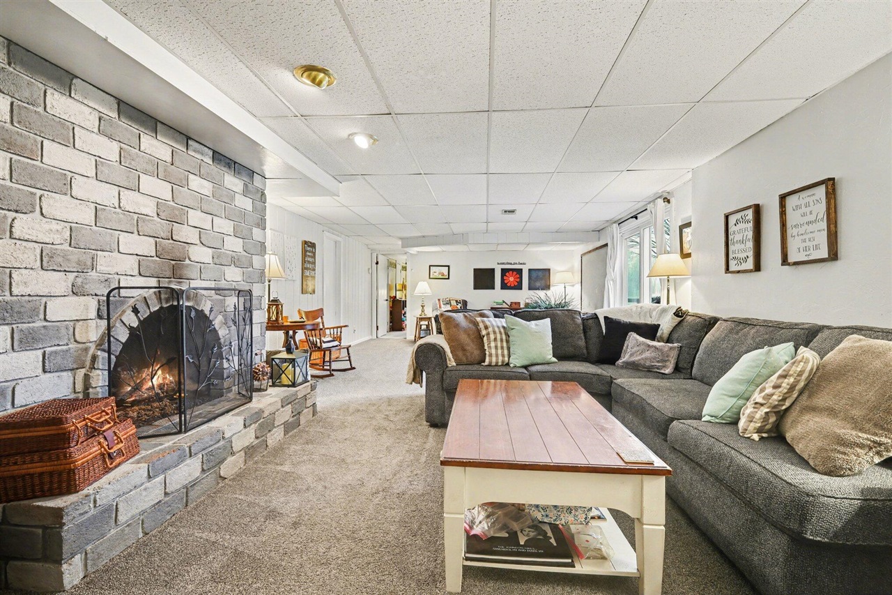 1665 Forest Hill Avenue, Grand Rapids, MI, 49546-6266