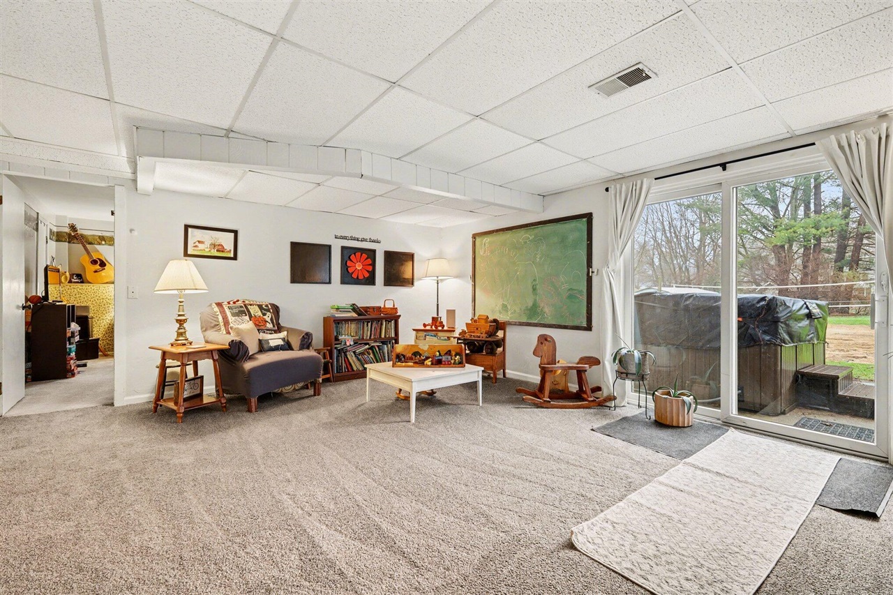 1665 Forest Hill Avenue, Grand Rapids, MI, 49546-6266