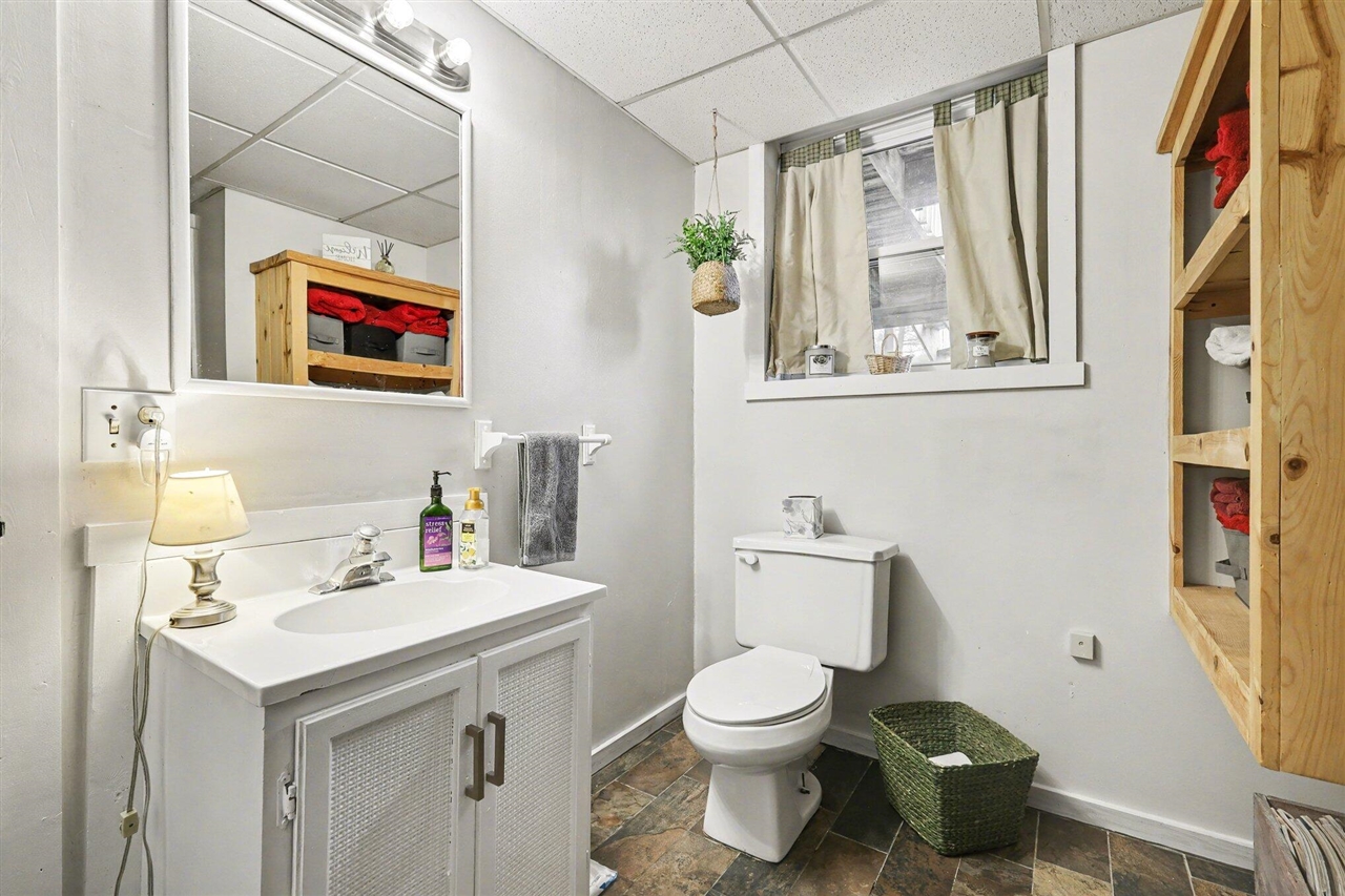 1665 Forest Hill Avenue, Grand Rapids, MI, 49546-6266