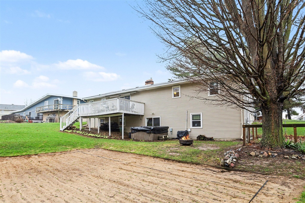 1665 Forest Hill Avenue, Grand Rapids, MI, 49546-6266