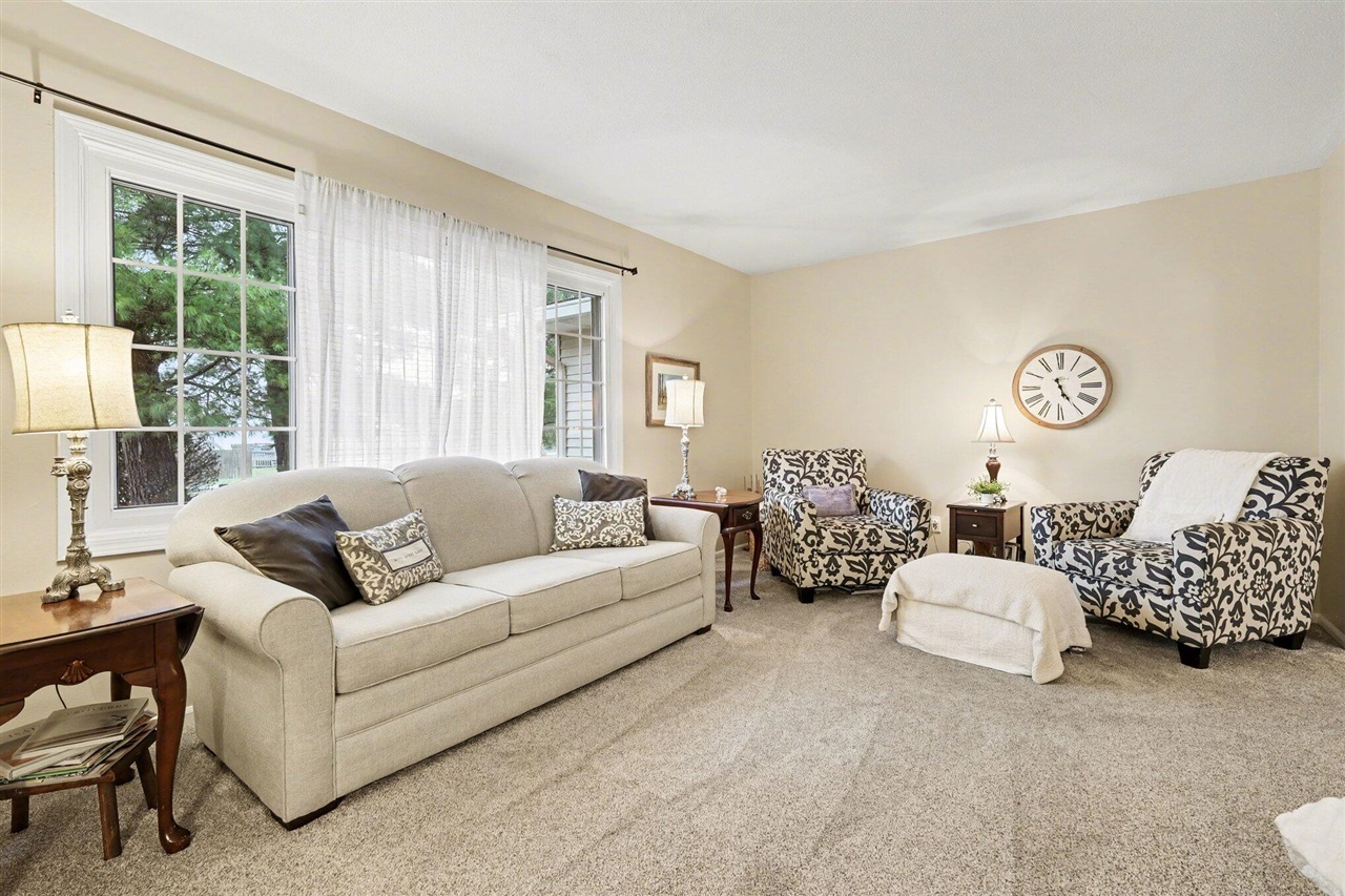 1665 Forest Hill Avenue, Grand Rapids, MI, 49546-6266