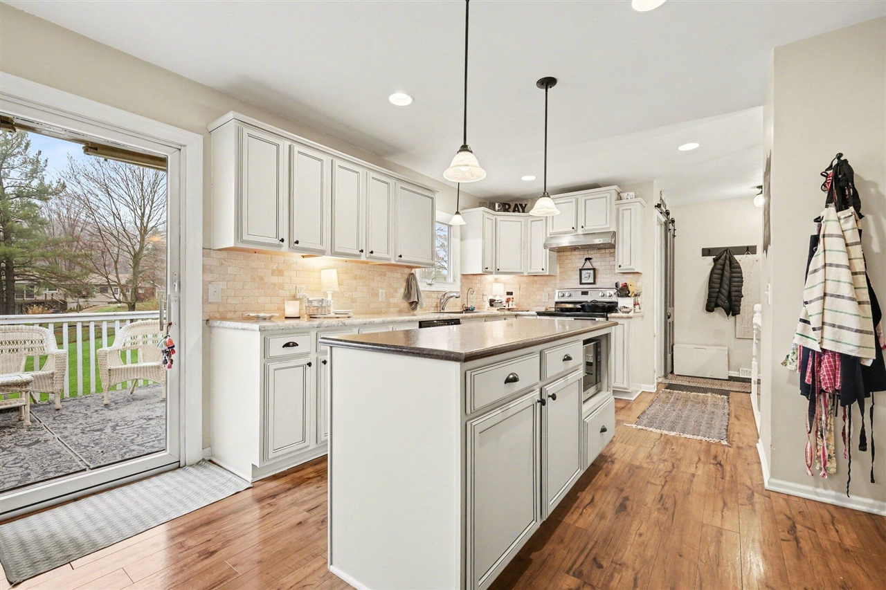 1665 Forest Hill Avenue, Grand Rapids, MI, 49546-6266