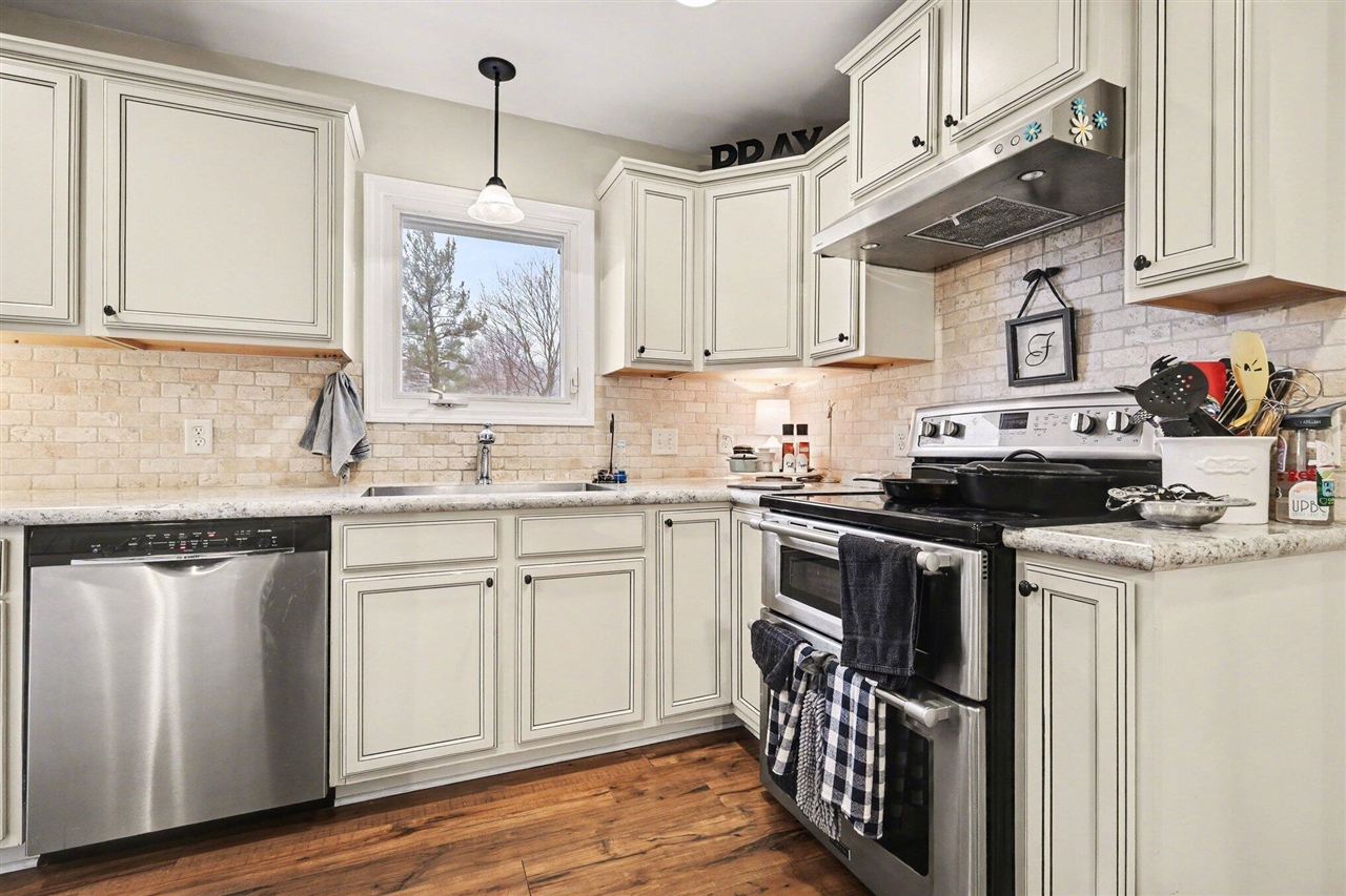 1665 Forest Hill Avenue, Grand Rapids, MI, 49546-6266