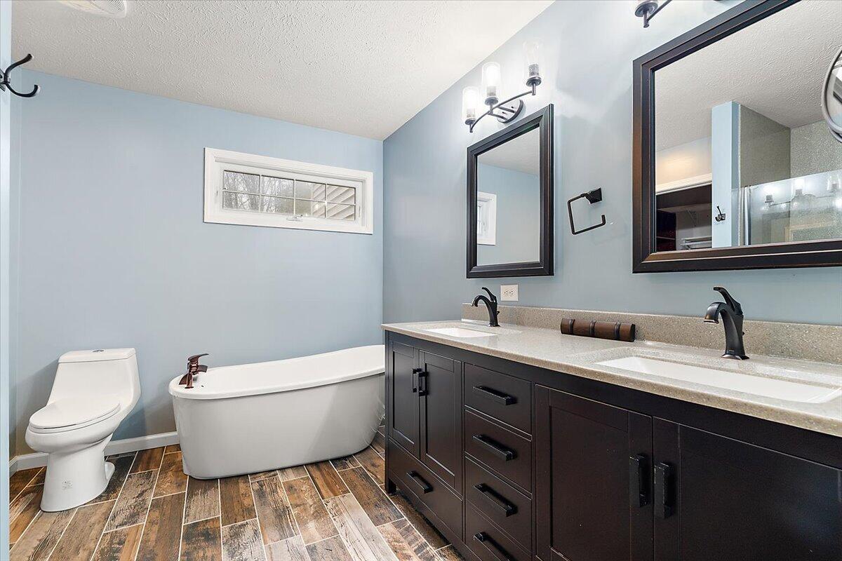 1701 J W Way, Saint Joseph, MI, 49085-9648