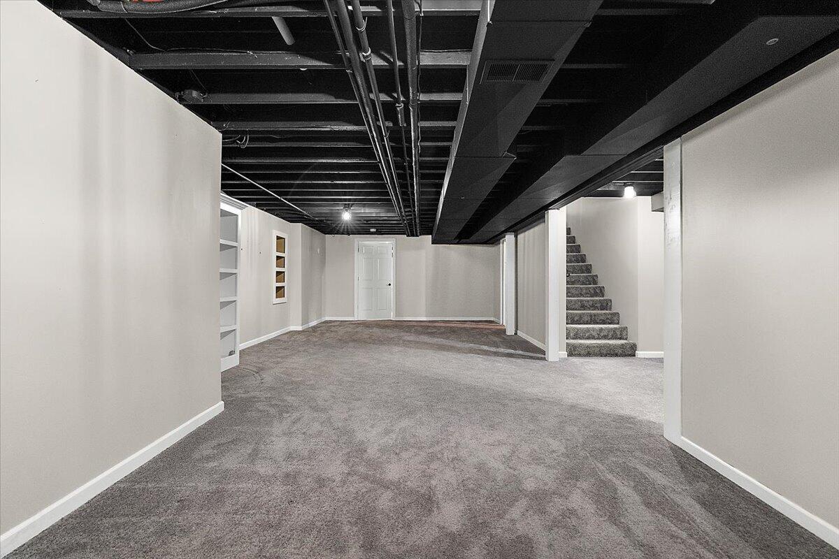 1701 J W Way, Saint Joseph, MI, 49085-9648