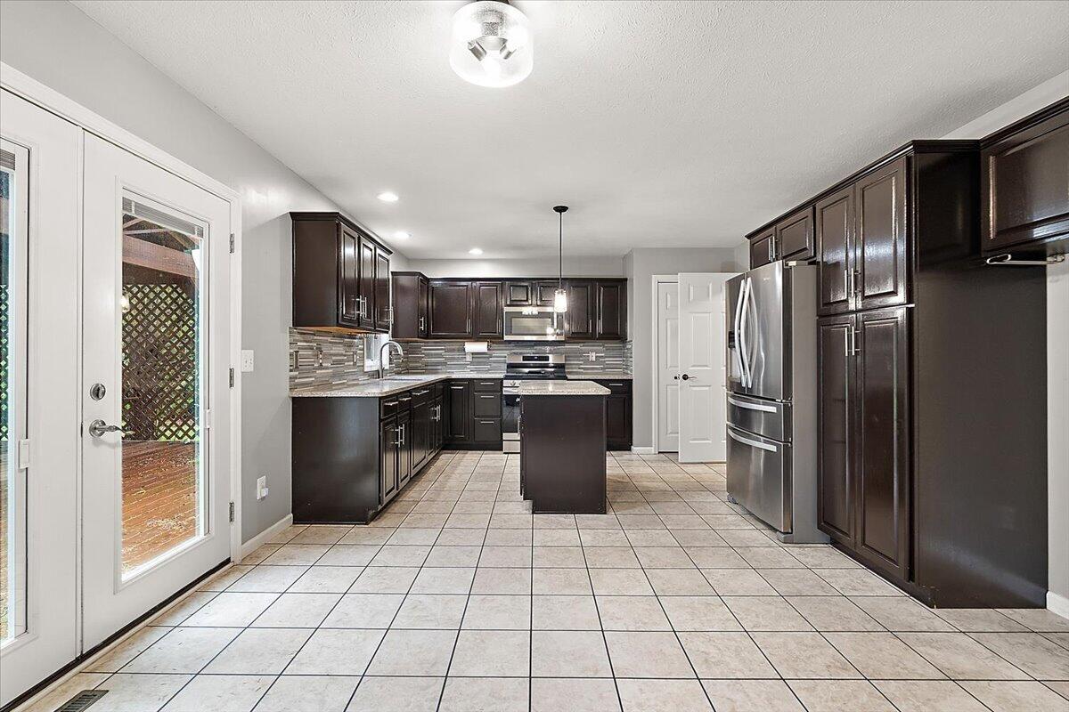 1701 J W Way, Saint Joseph, MI, 49085-9648