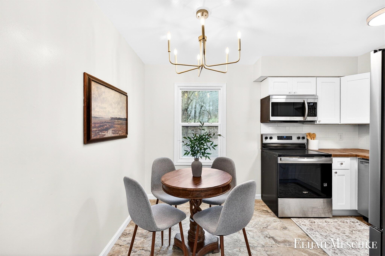 206 W Nelson Street, Hastings, MI, 49058